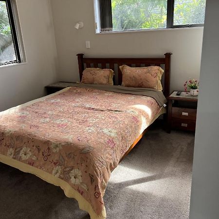 Guest Suite - Cosy Place In The Wattle Downs Auckland Bagian luar foto